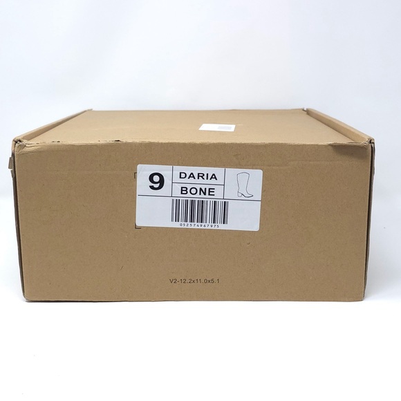 Journee Collection Daria Boots Bone Knee High Comfort Foam Size 9M - Picture 11 of 11